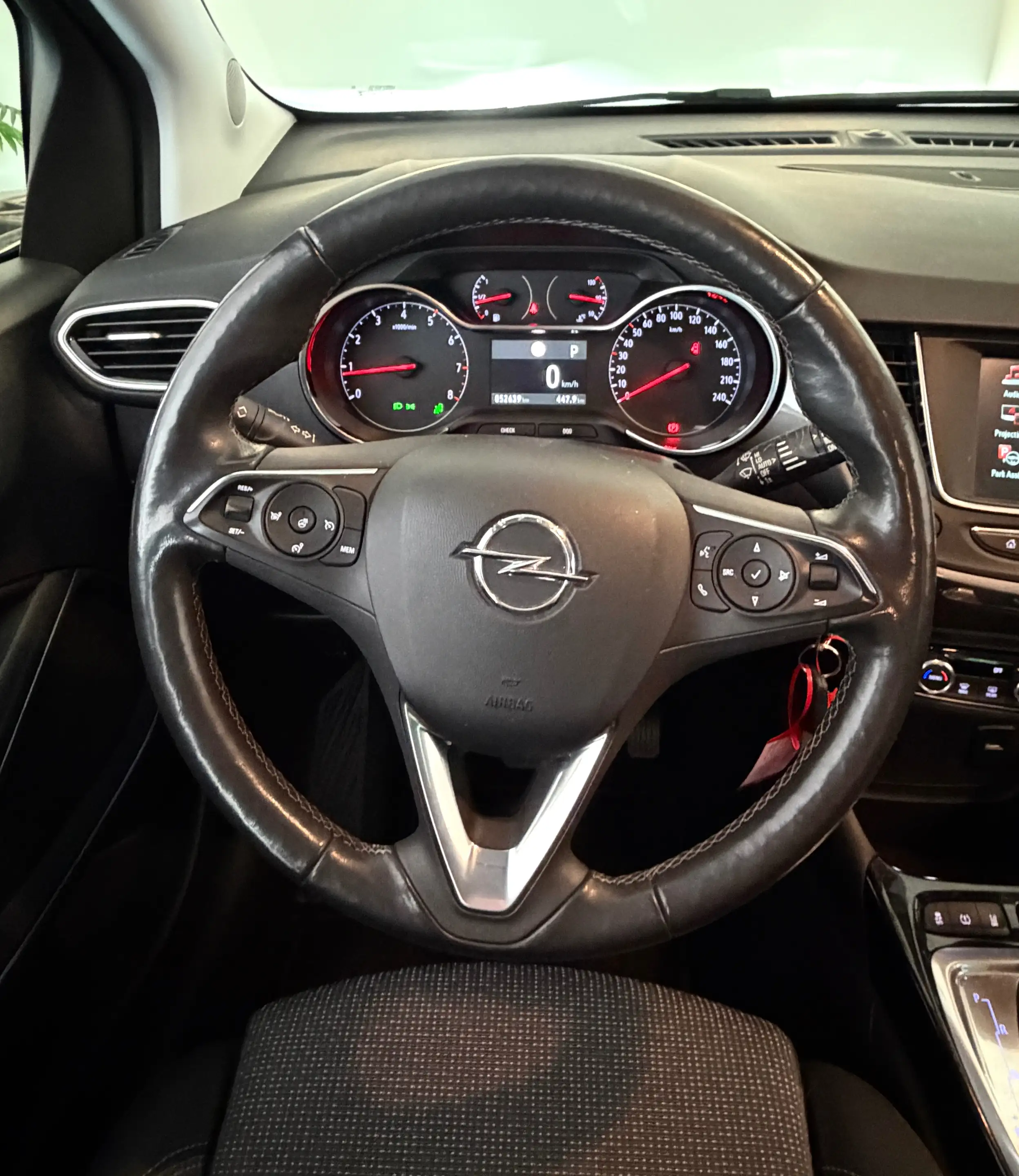 Opel Crossland X Elegance — photo 7