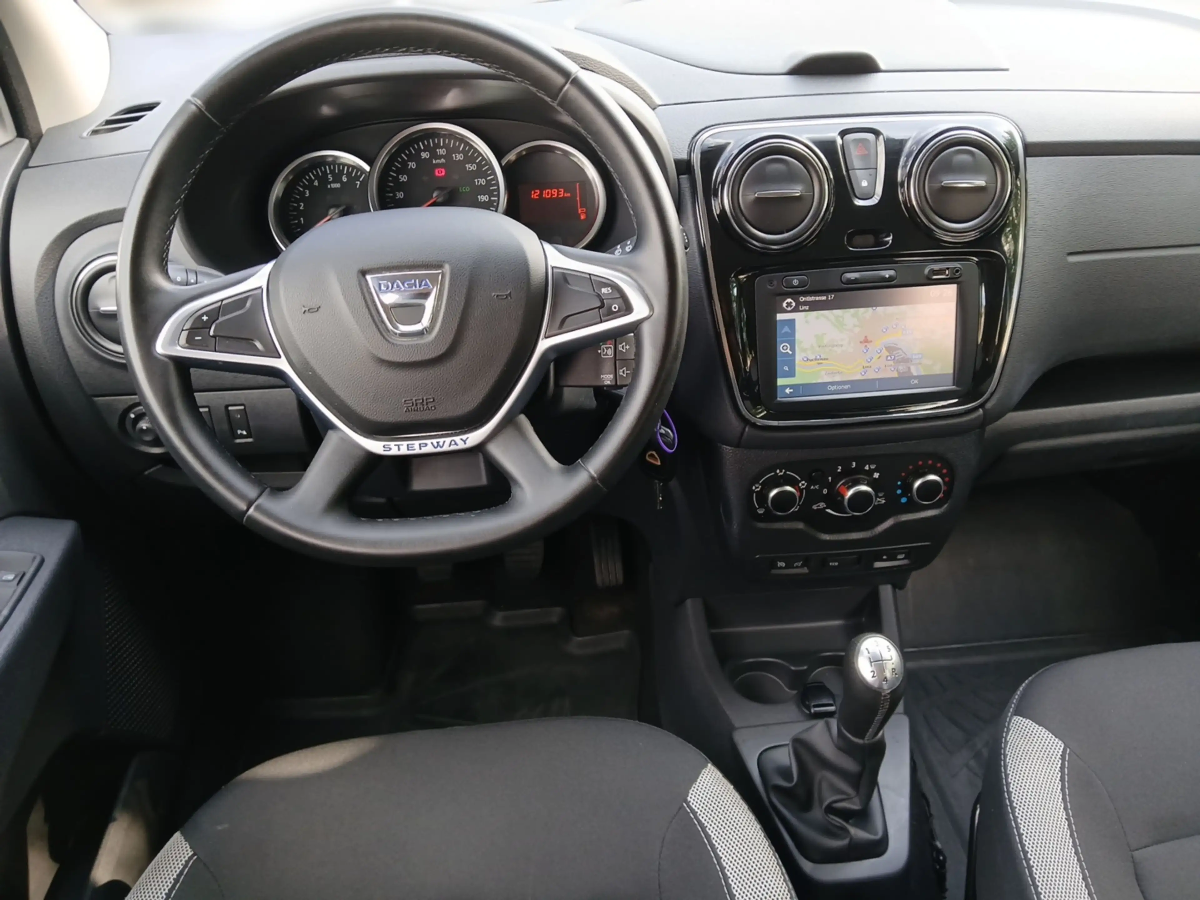 Dacia Lodgy LODGY Stepway TCe 115 S&S 5-sitzig — photo 6