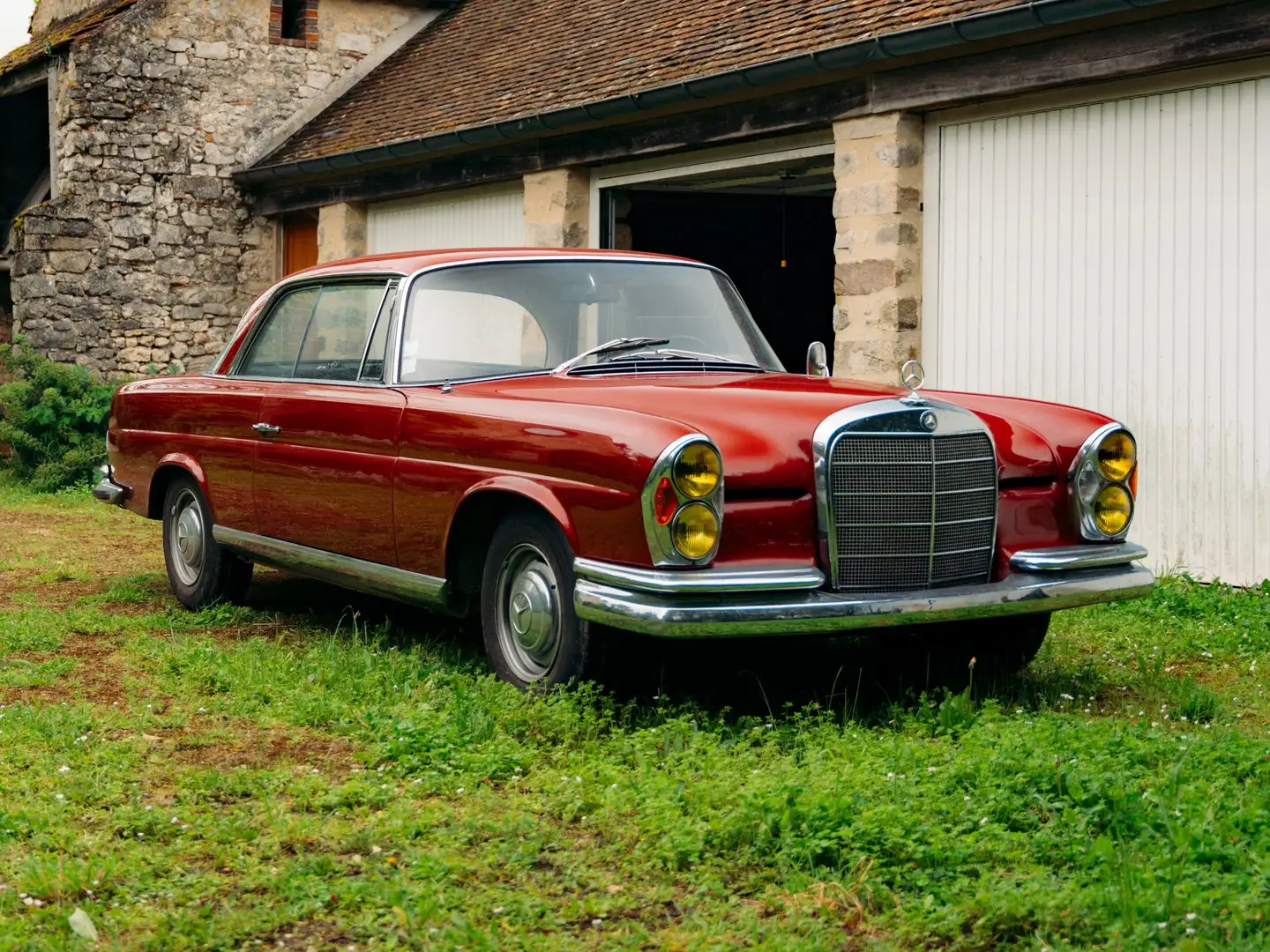 Mercedes-Benz 250 SE W11 Roşu - 1