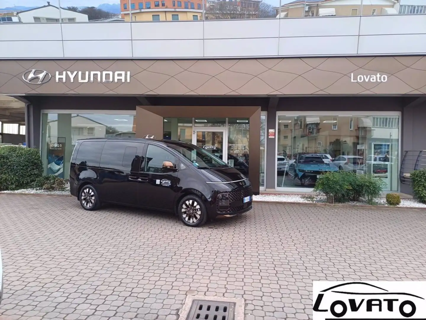 Hyundai STARIA LUXURY MY23 AT AWD Negru - 1
