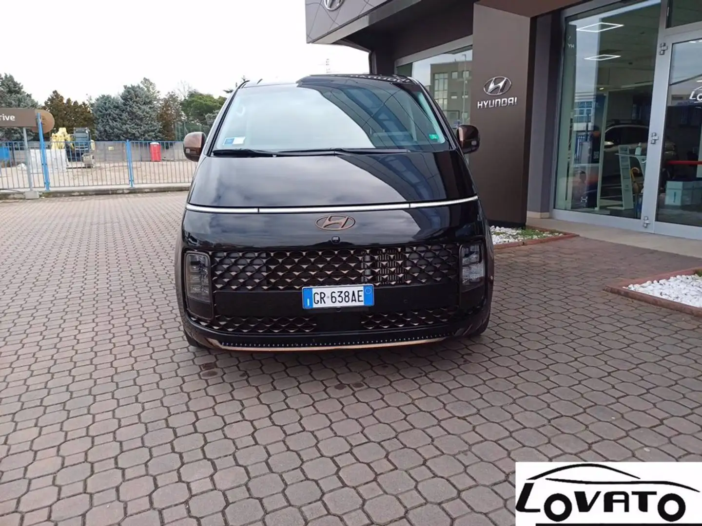 Hyundai STARIA LUXURY MY23 AT AWD Negru - 2
