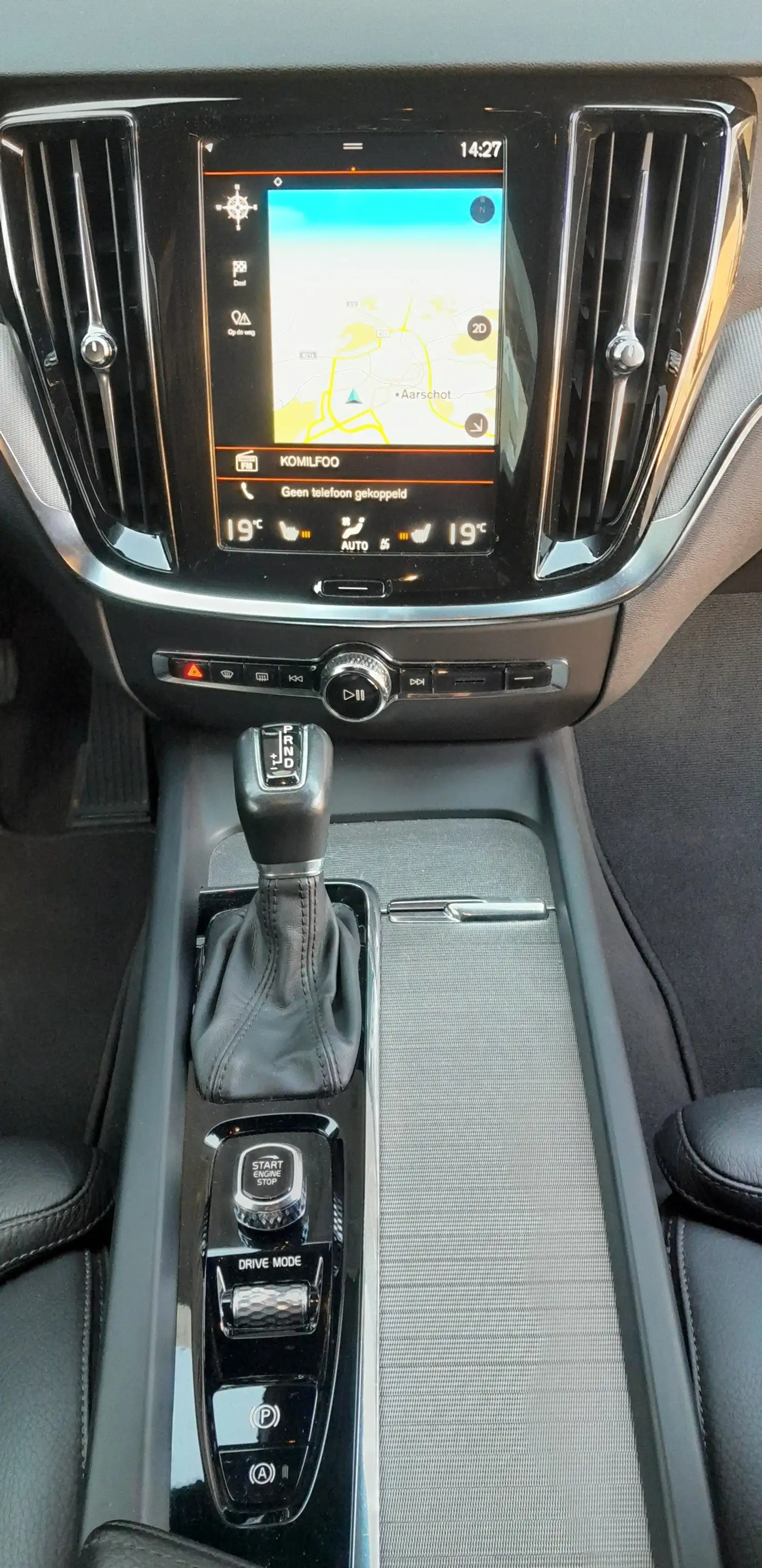 Volvo V60 Cross Country D3 AWD Geartronic — photo 13