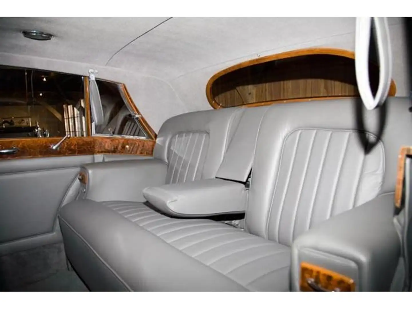 Rolls-Royce Silver Wraith Hooper Silber - 1