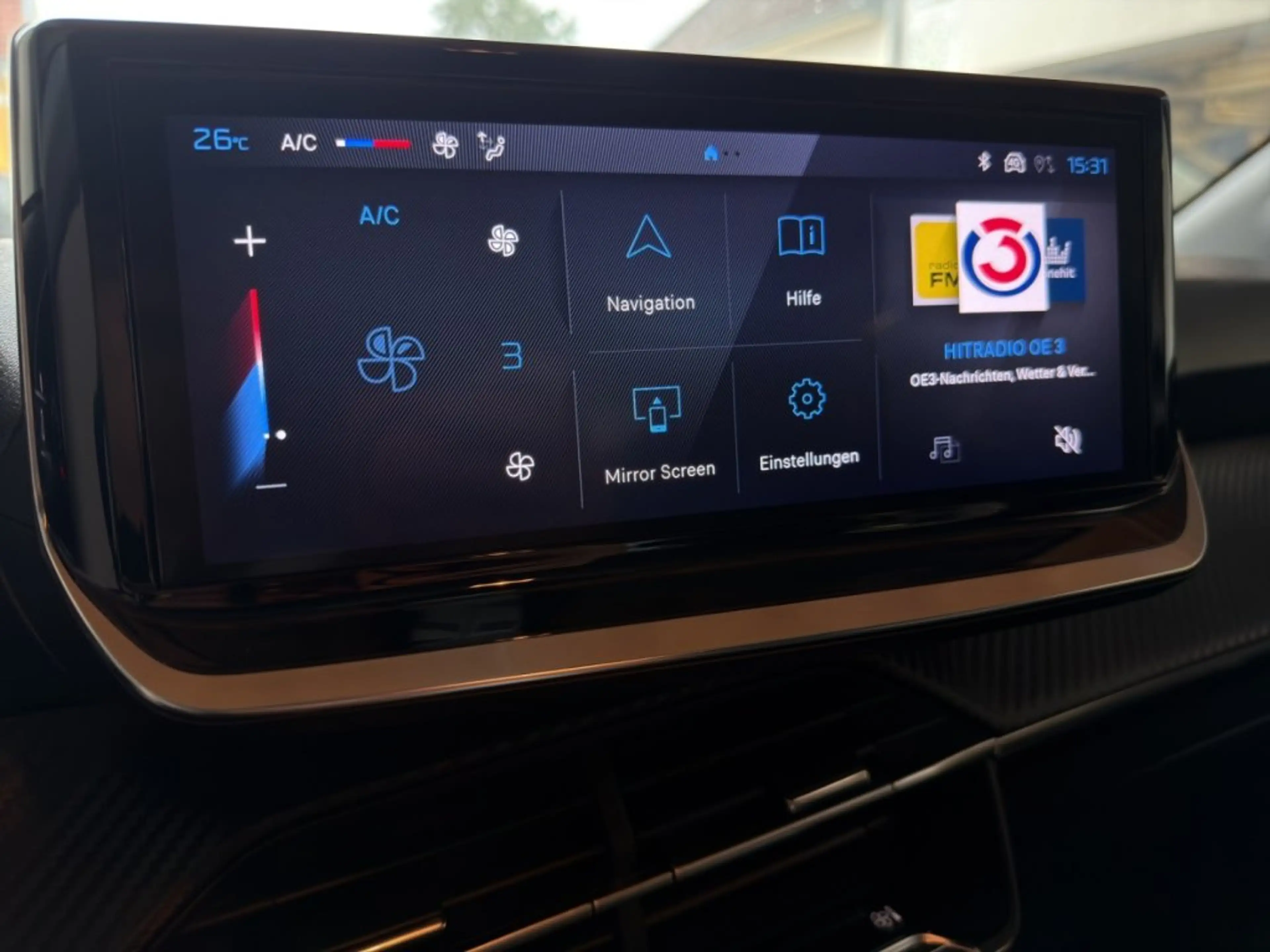 Peugeot 208 Active Benzin 100 — photo 11