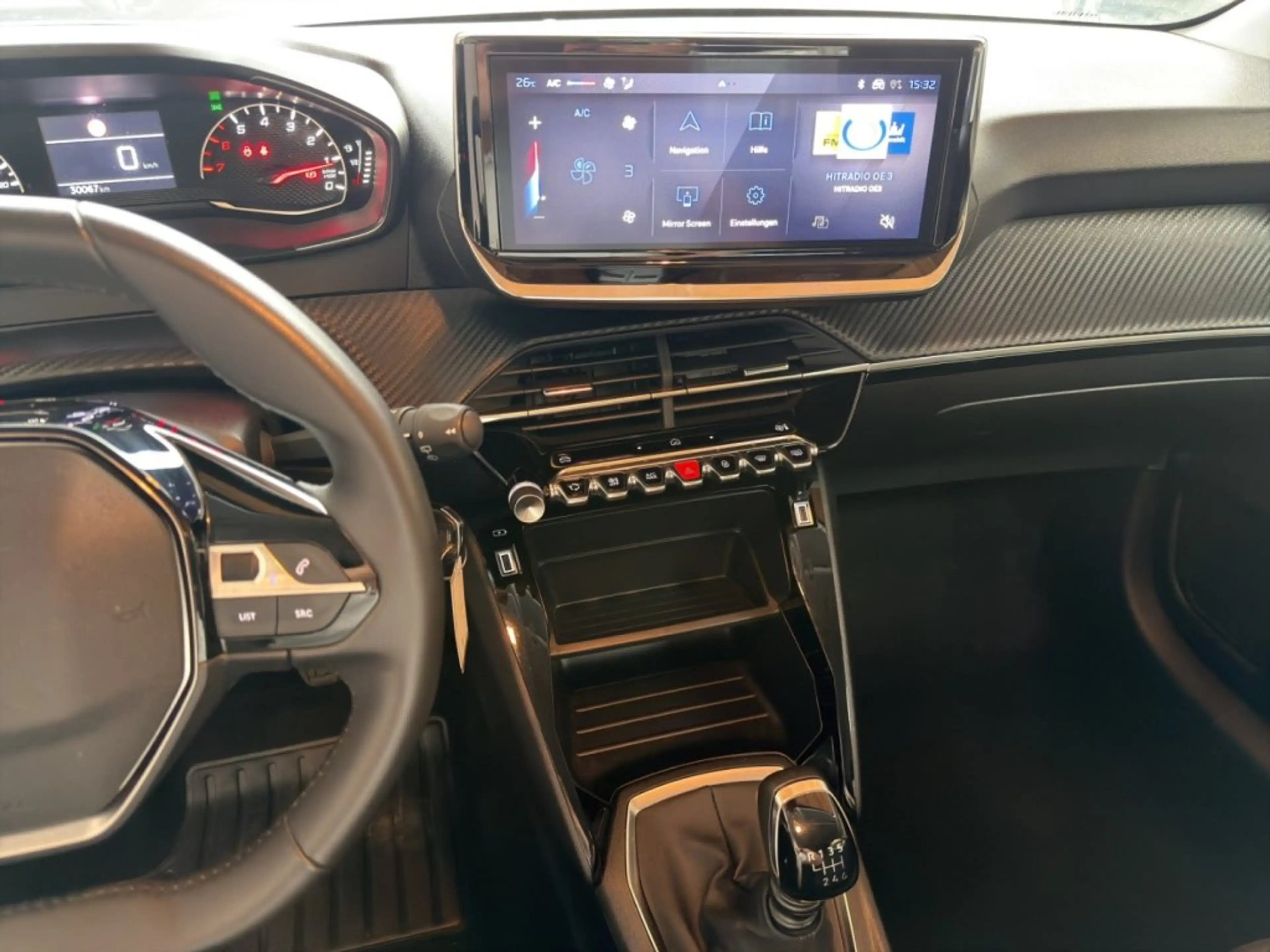 Peugeot 208 Active Benzin 100 — photo 9