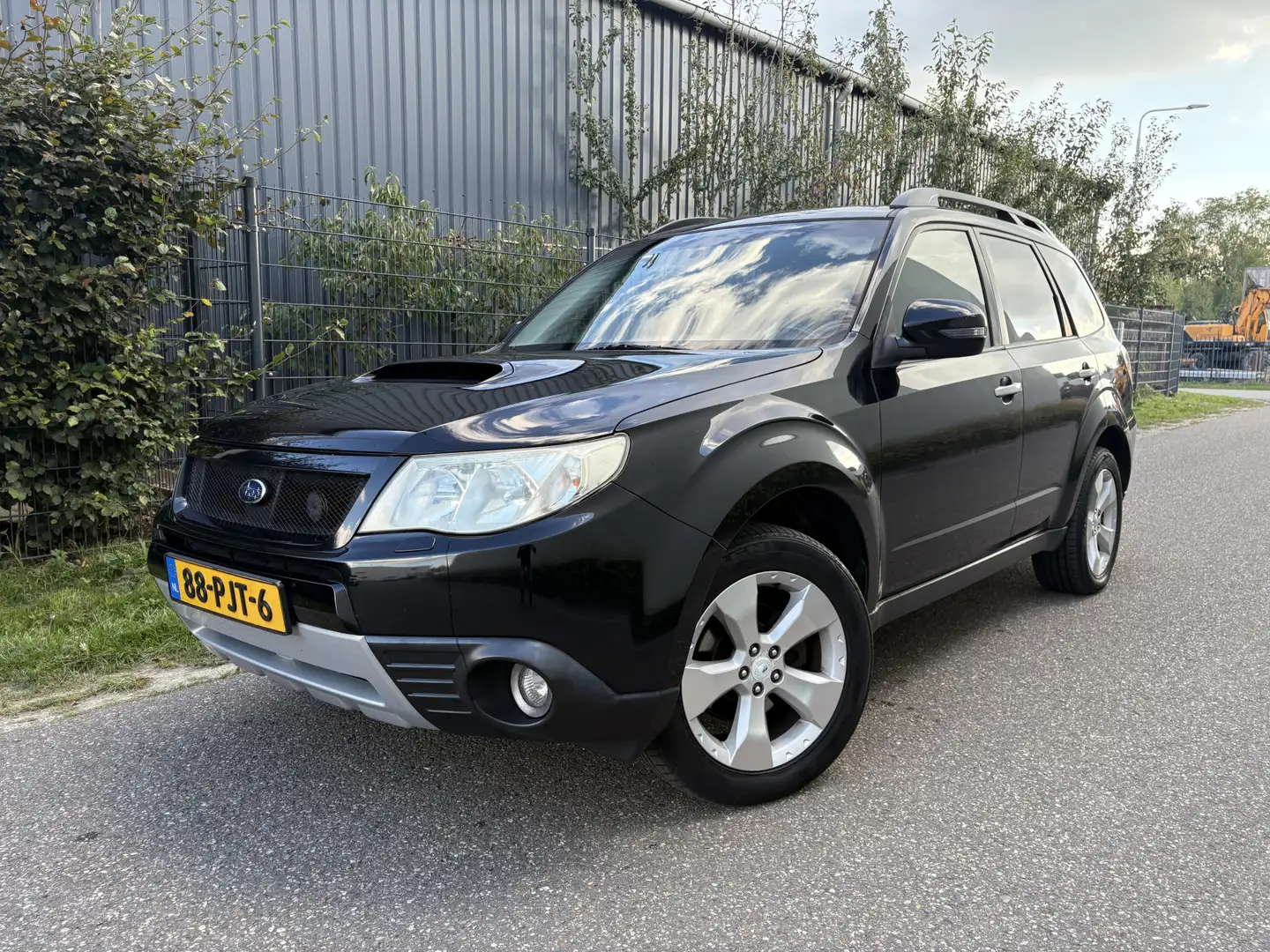 Subaru Forester 2.0 D XS Luxury / AWD / NAVI / AIRCO ECC / CRUISE Zwart - 1