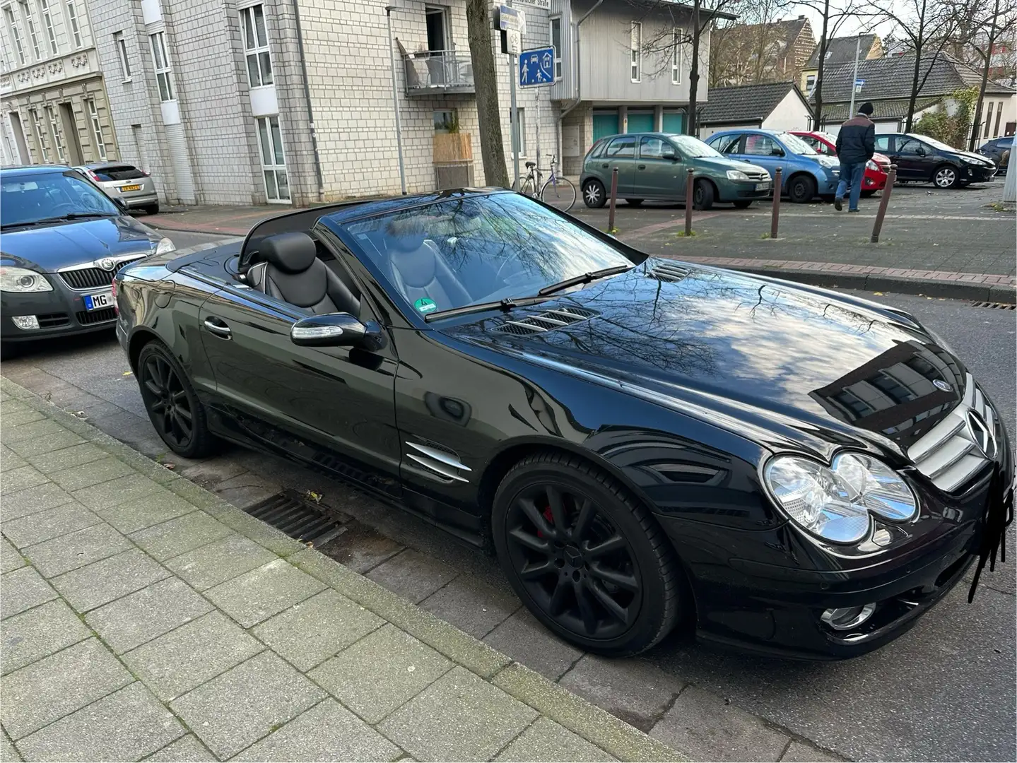 Mercedes-Benz SL 350 3.5L V6 +CarPlay Touchscreen Schwarz - 2
