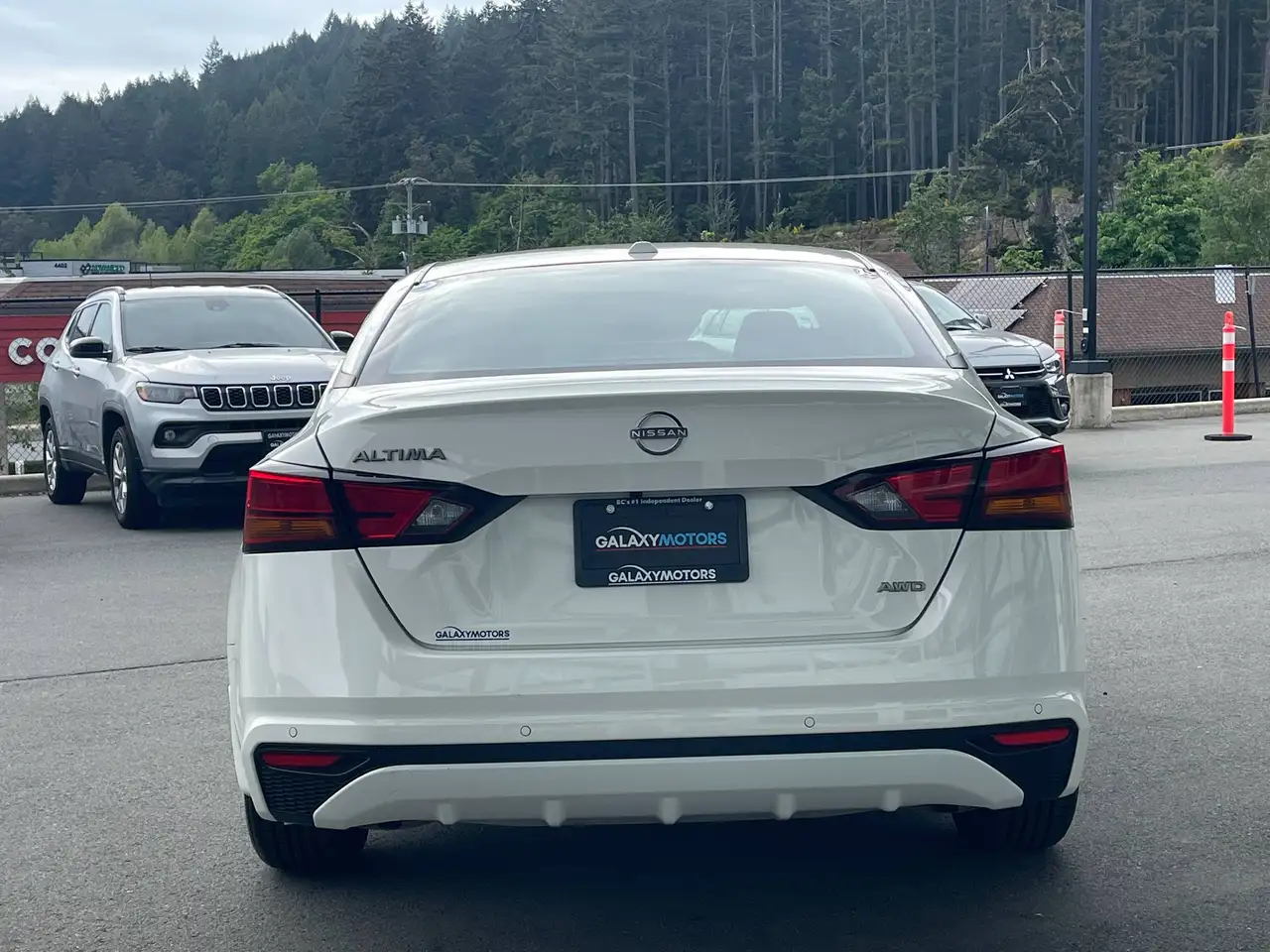 Nissan Altima снимка Nissan Altima