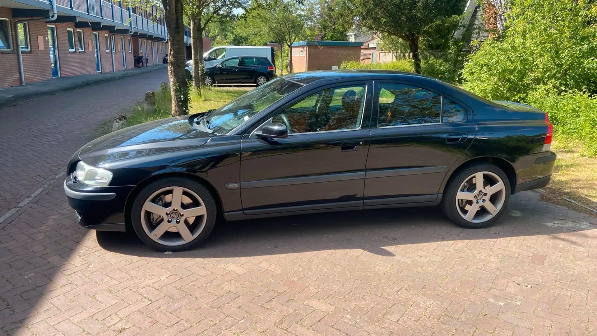 Volvo S60 2.5 R Geartronic Zwart - 2