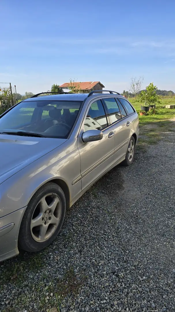 Mercedes-Benz 200 - 2