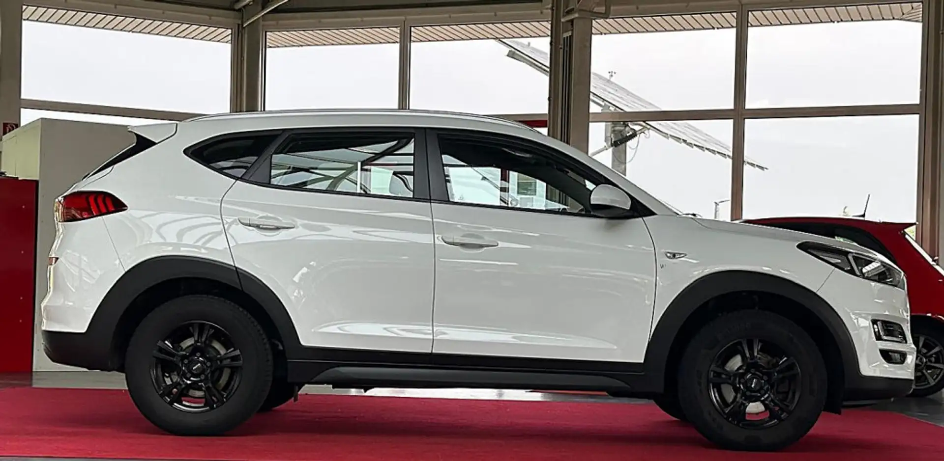 Hyundai TUCSON 1,6 GDI 2WD Trend  AHK RFK Lane Navi Weiß - 2
