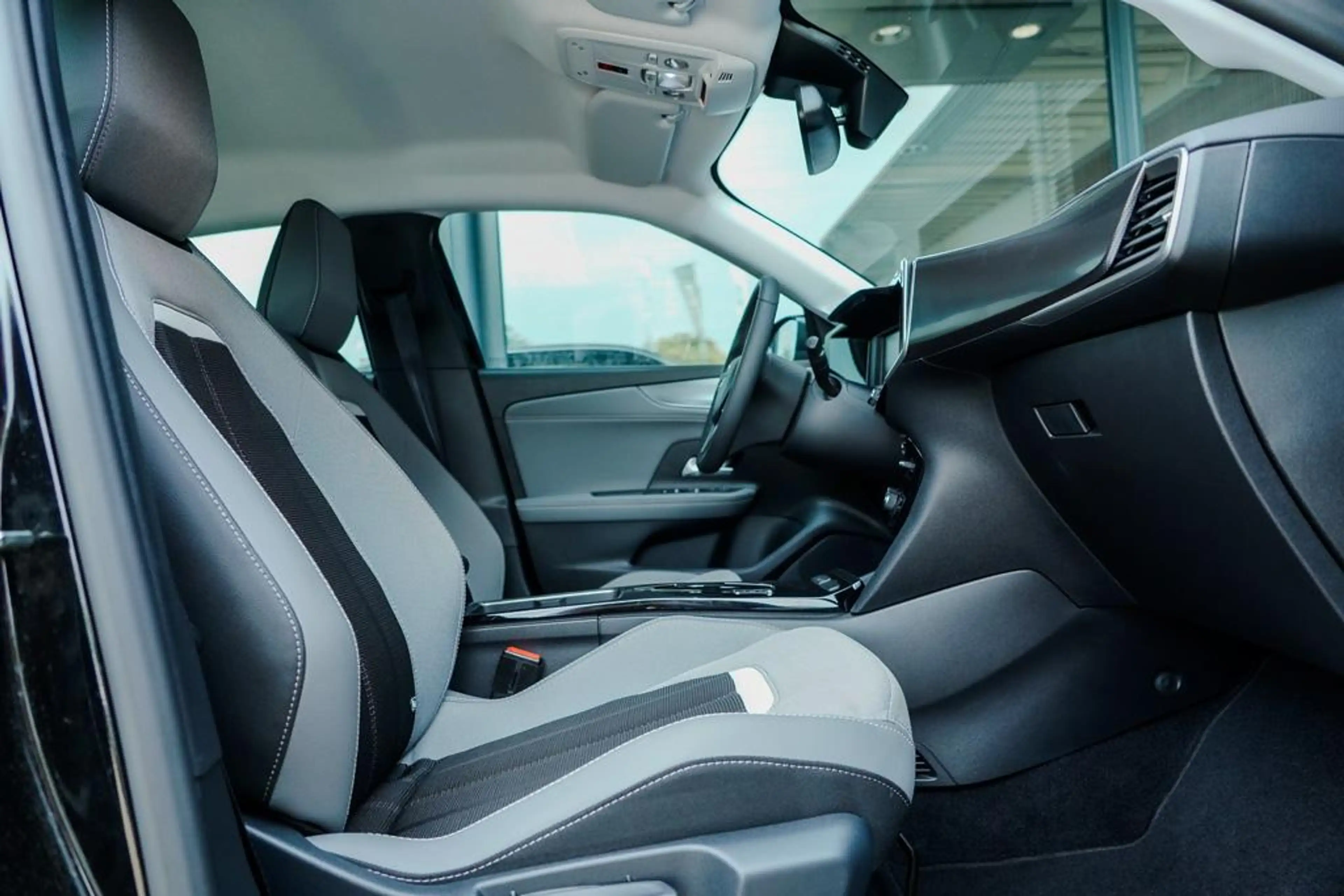 Opel Mokka-E Edition 50 kWh / Warmtepomp / Zwart Metallic / 1 E — photo 35