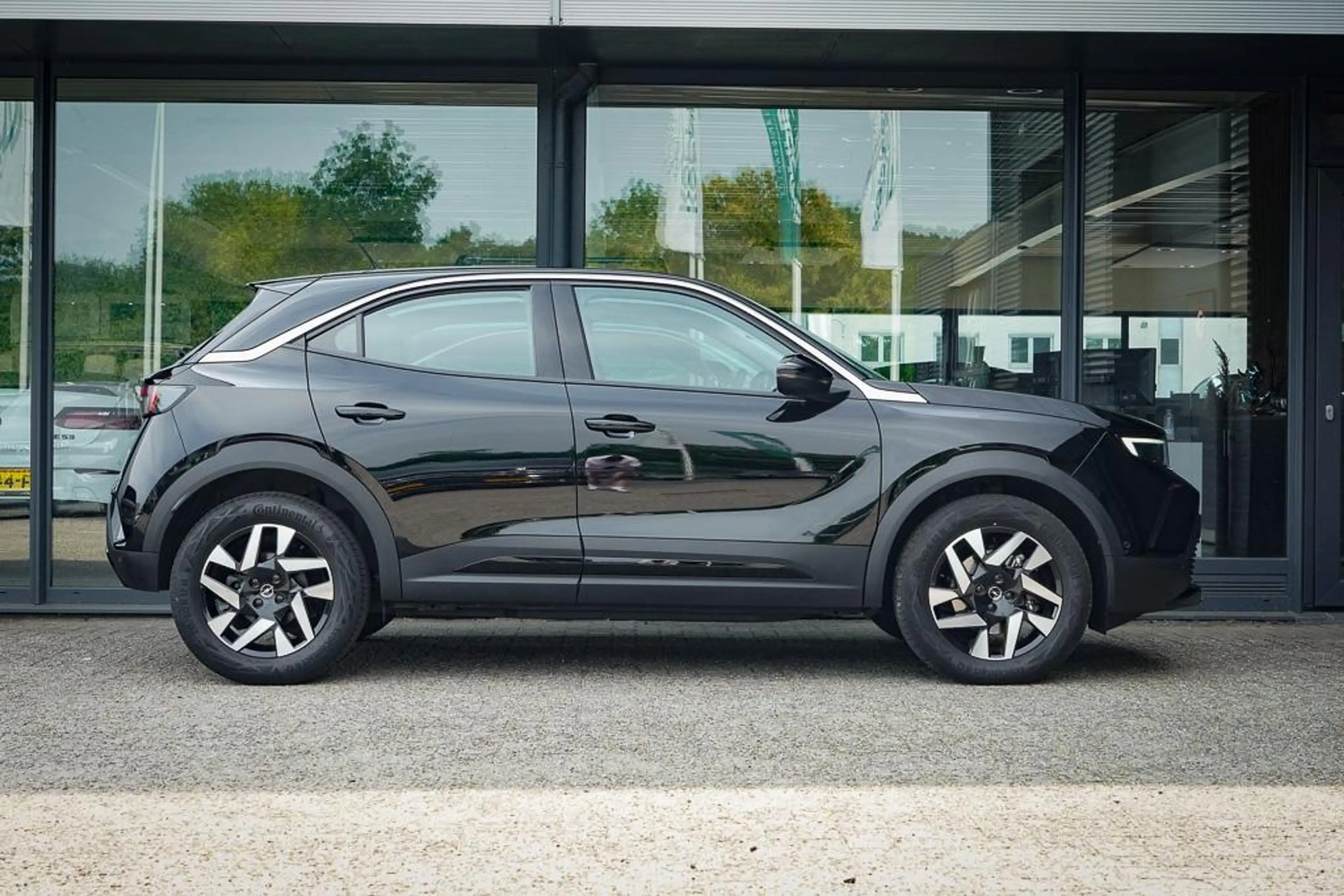 Opel Mokka-E Edition 50 kWh / Warmtepomp / Zwart Metallic / 1 E — photo 13
