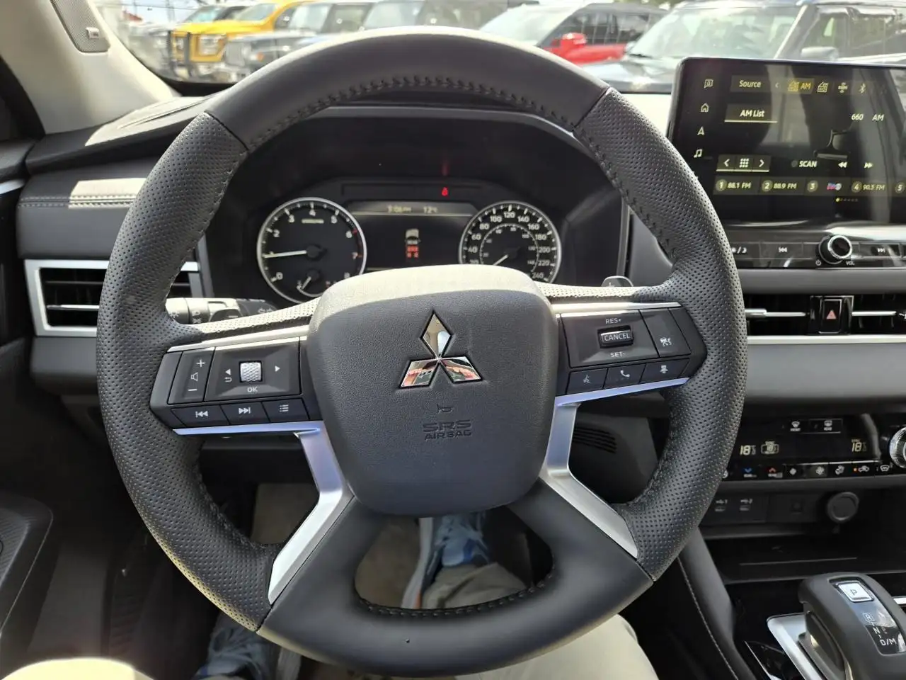 Mitsubishi Outlander photo Mitsubishi Outlander