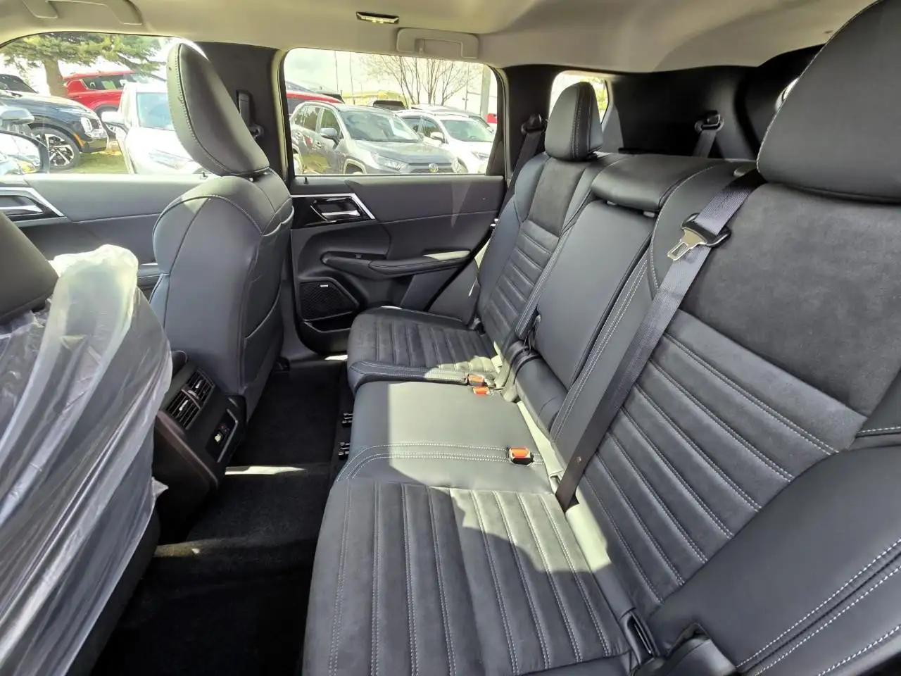 Mitsubishi Outlander photo Mitsubishi Outlander
