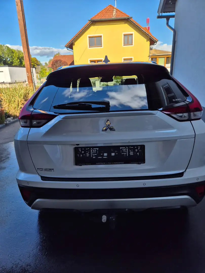 Mitsubishi Eclipse Cross Eclipse Cross 2,4 PHEV 4WD Intense  CVT Aut. Intense Weiß - 2