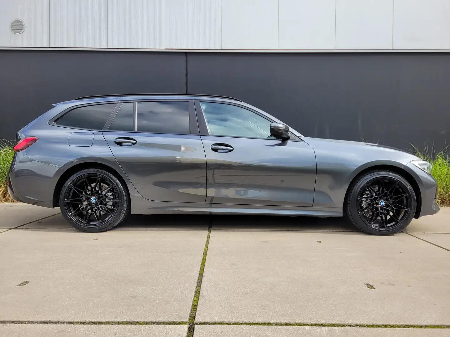 BMW 318 dA*AUT.*HIFI*M-SPORTSTUUR*NAVI*APPLE CAR PLAY*DAB* Gris - 2