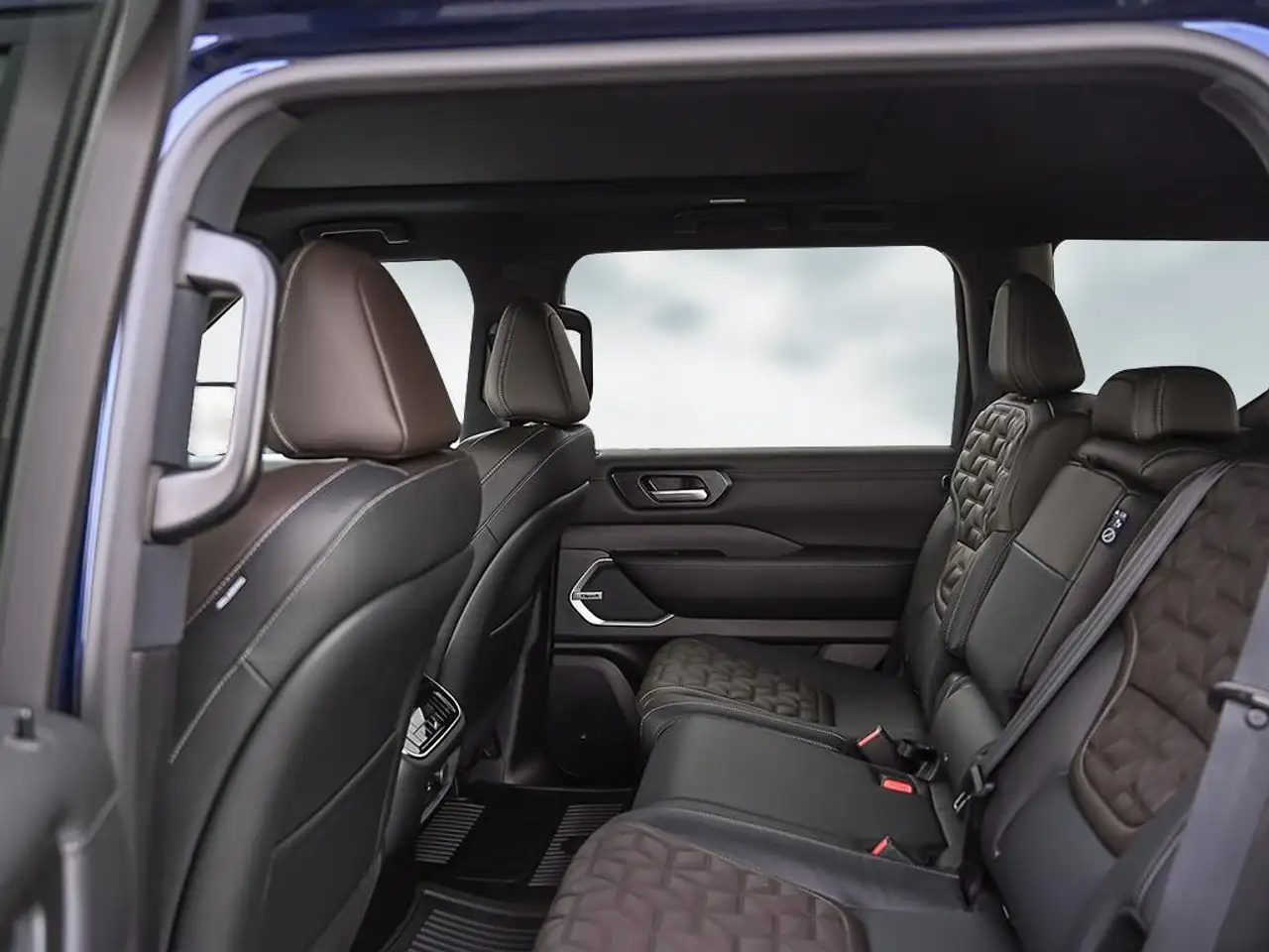 Nissan Armada снимка Nissan Armada