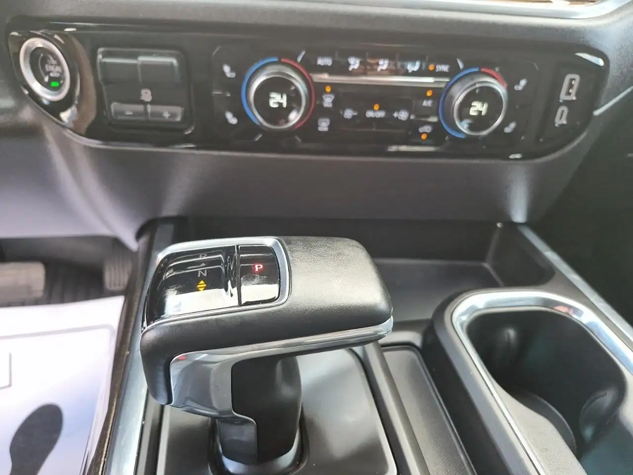 Chevrolet Silverado 1500 снимка Chevrolet Silverado 1500