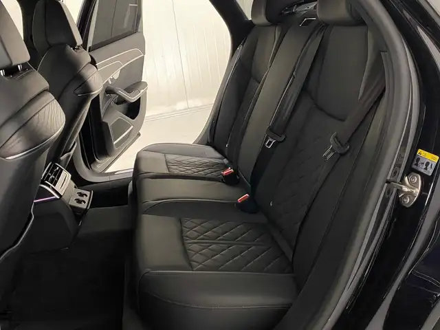 Audi A8 view 5
