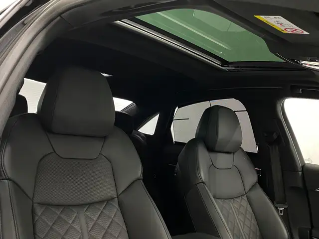 Audi A8 view 12