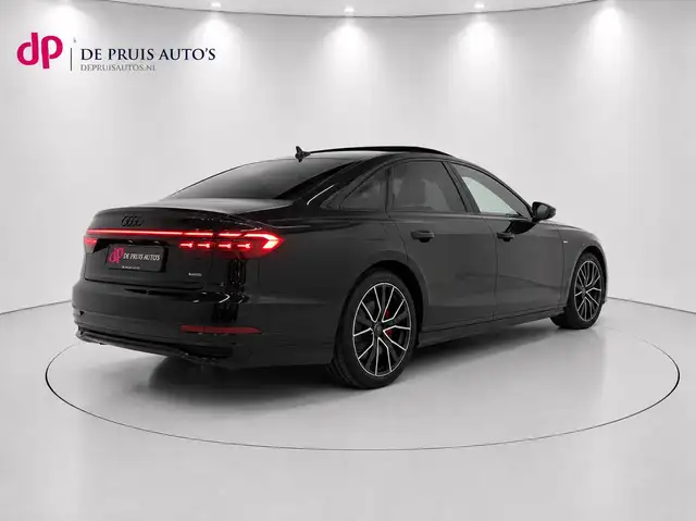 Audi A8 view 3
