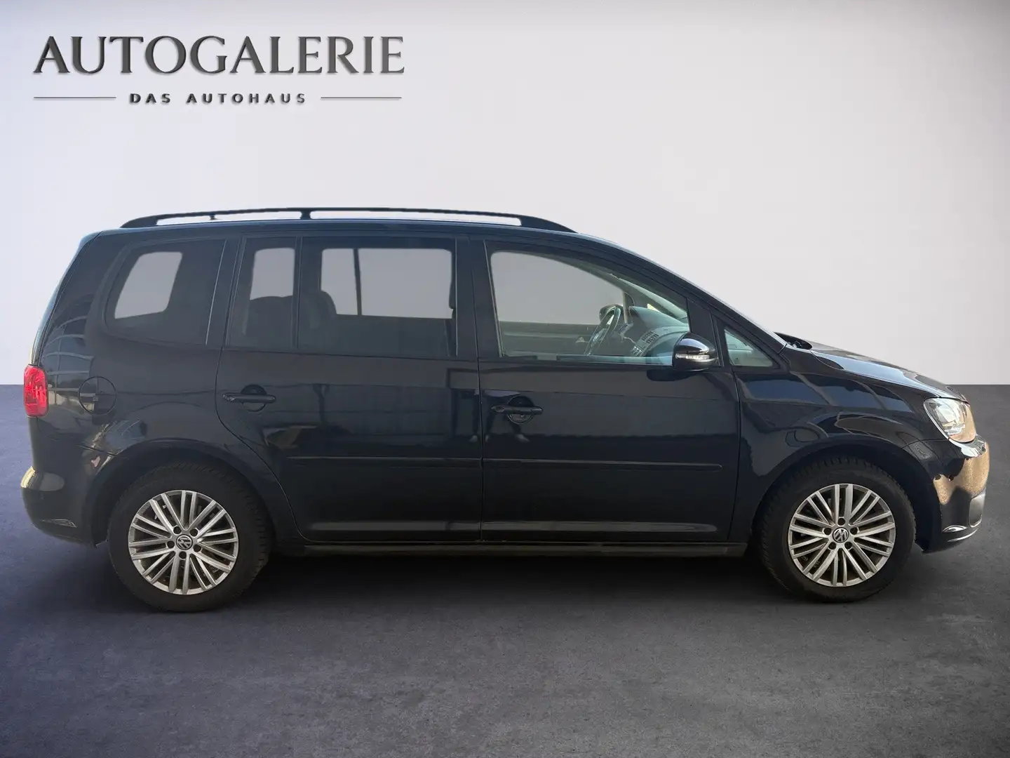 Volkswagen Touran Comfortline BMT Schwarz - 2
