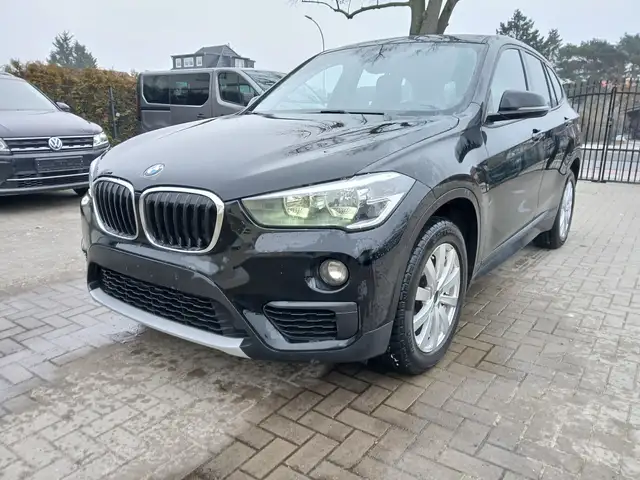 Bmw X1 sDrive18d Sport Line Panaroma Schiebedach Klima