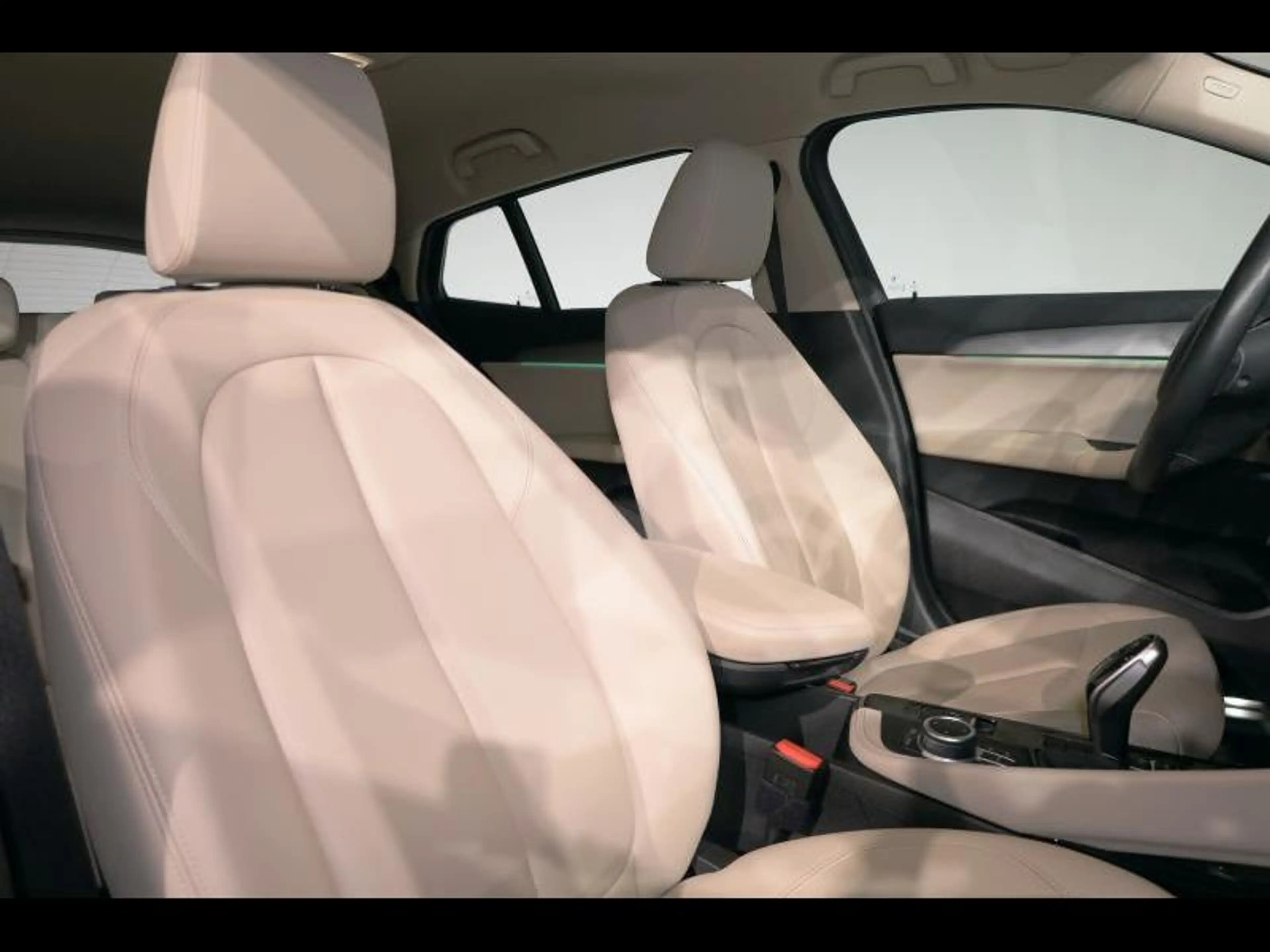 BMW X2 sDrive18i — photo 11