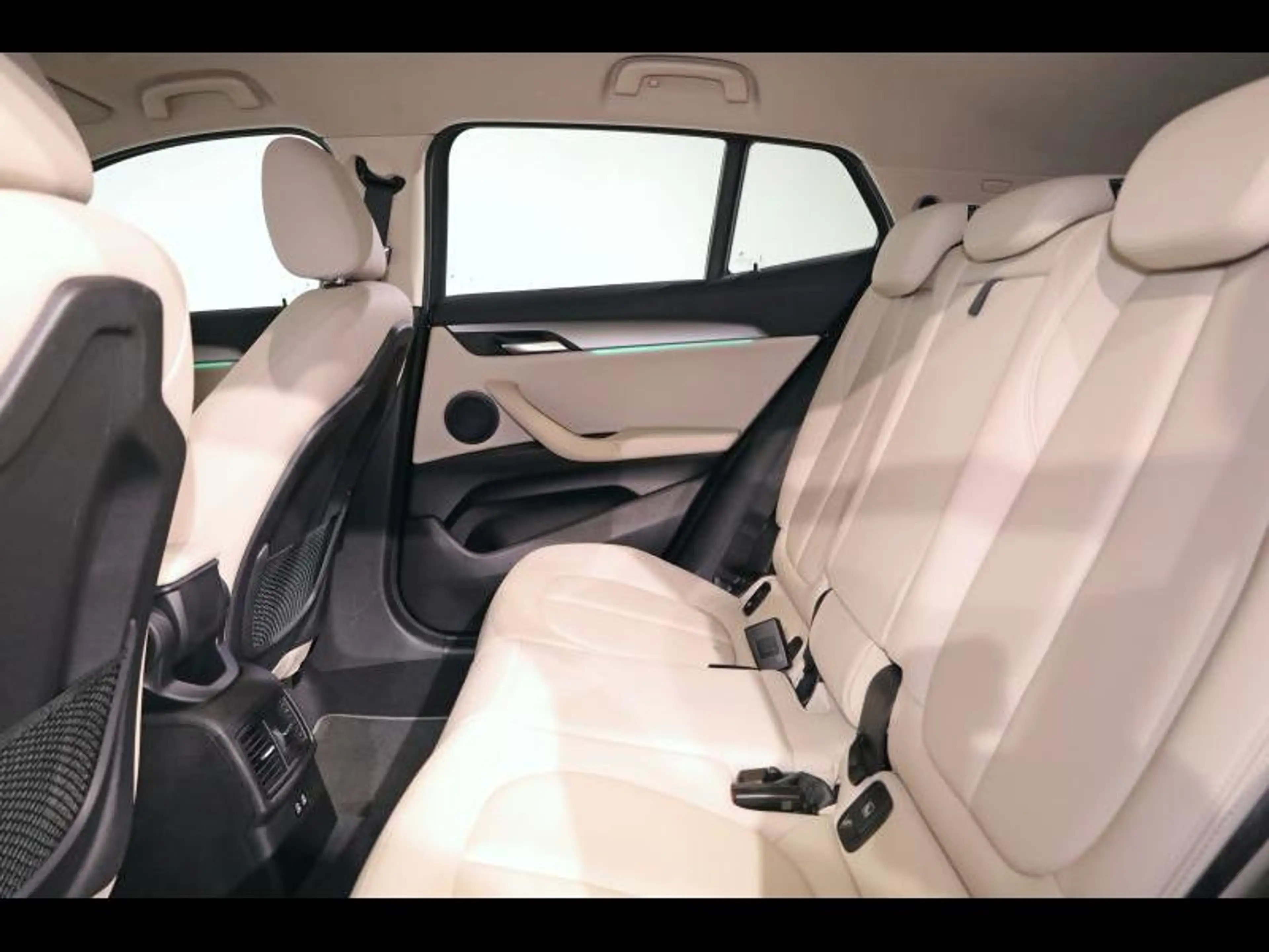 BMW X2 sDrive18i — photo 10