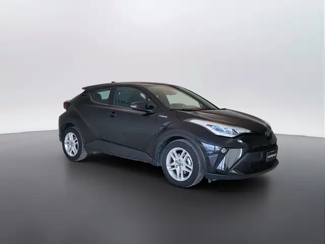 Toyota C-HR view 3