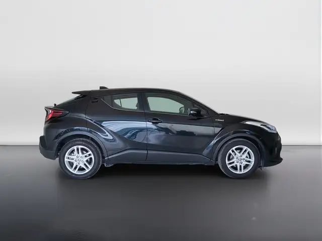 Toyota C-HR view 4