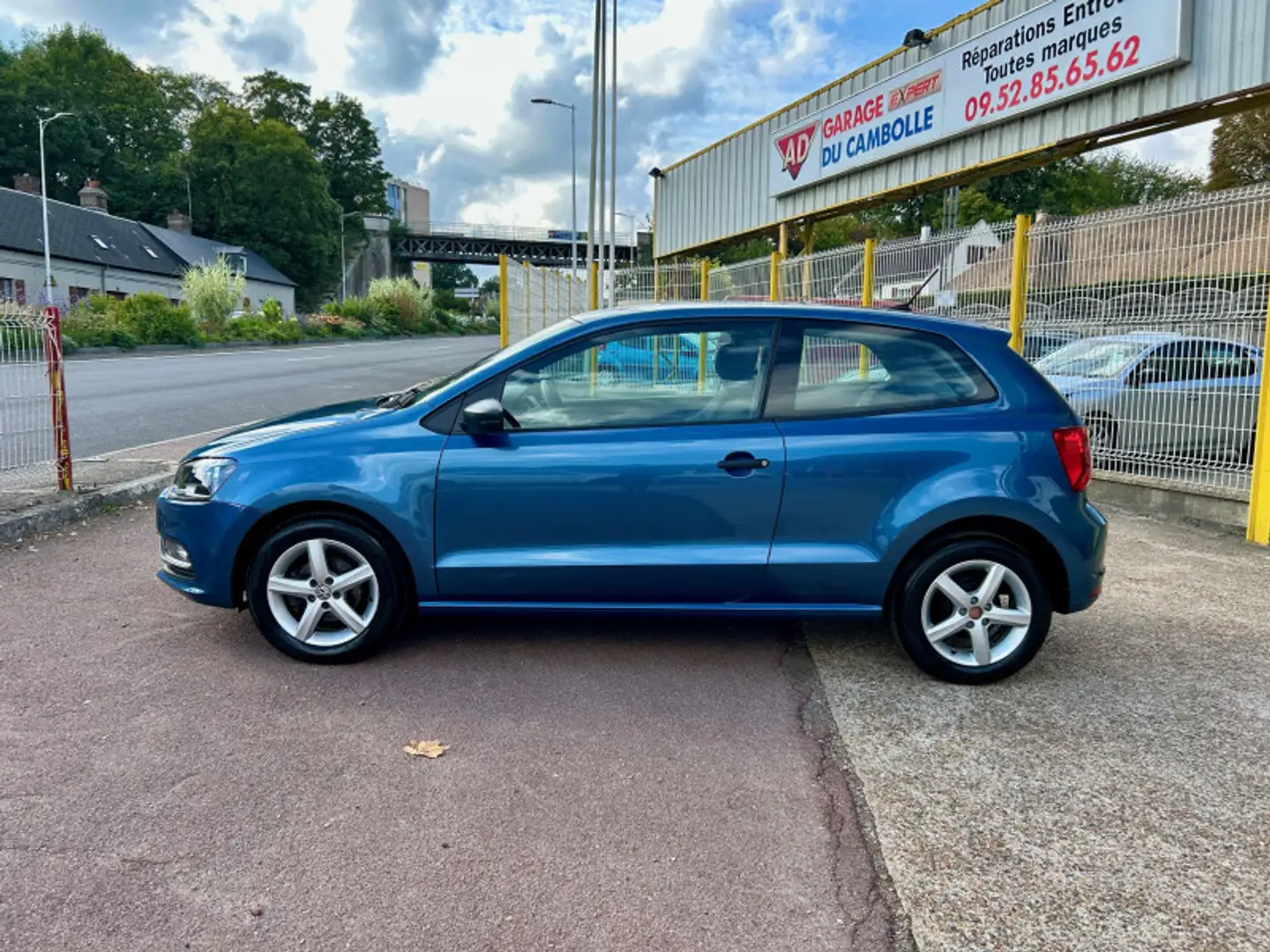 Volkswagen Polo 1.0 75CH TRENDLINE 3P Bleu - 2