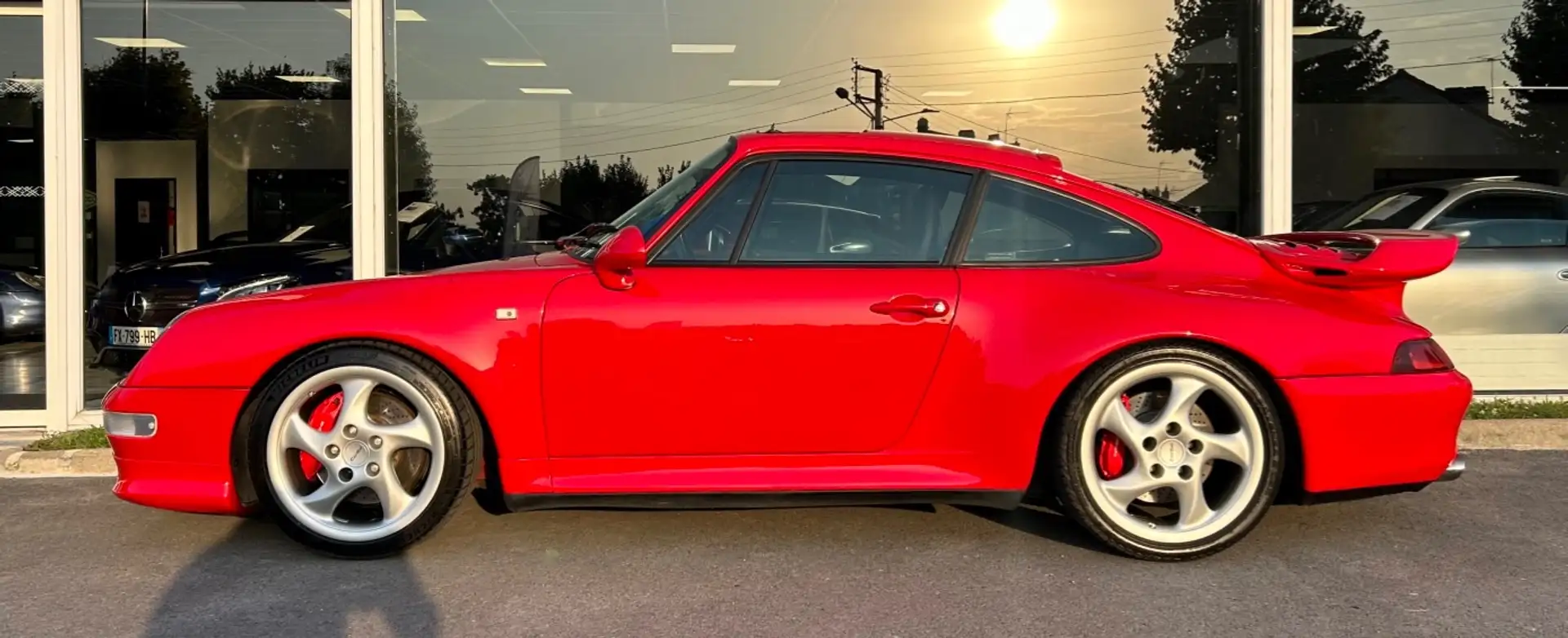 Porsche 911 Type 993 Turbo 3.6L 408Ch Rouge - 2