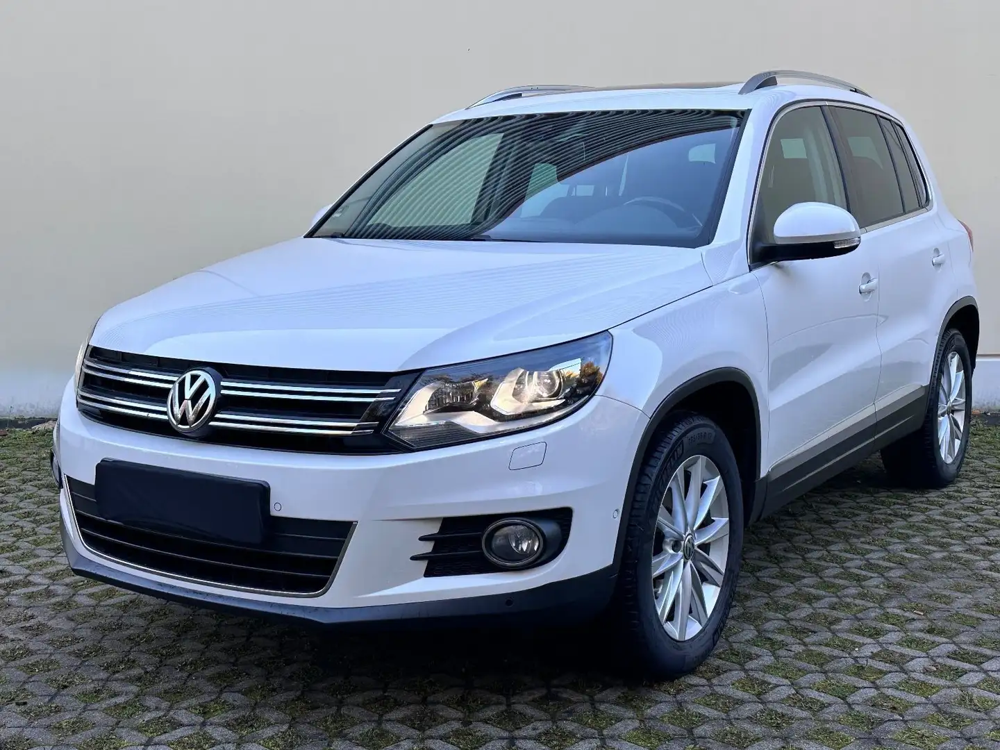Volkswagen Tiguan 4Motion 2.0 | 1 Hand | AHK | Pano | Kamer Weiß - 1