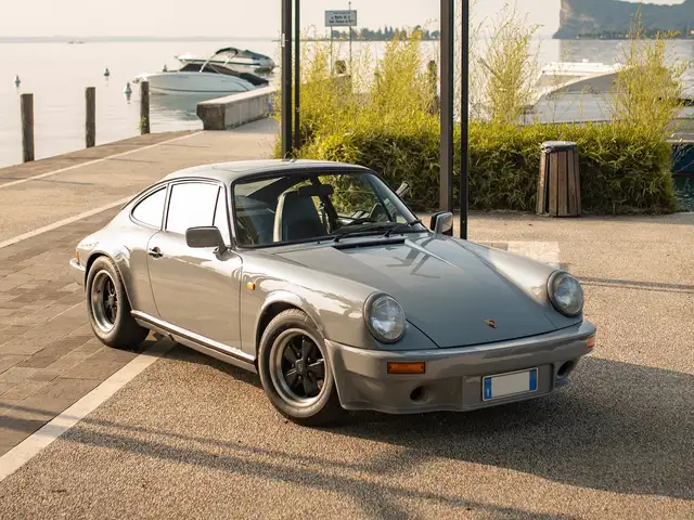 Porsche 911 main image