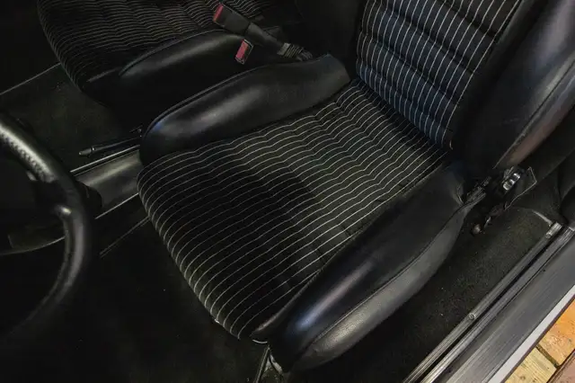 Porsche 911 view 9