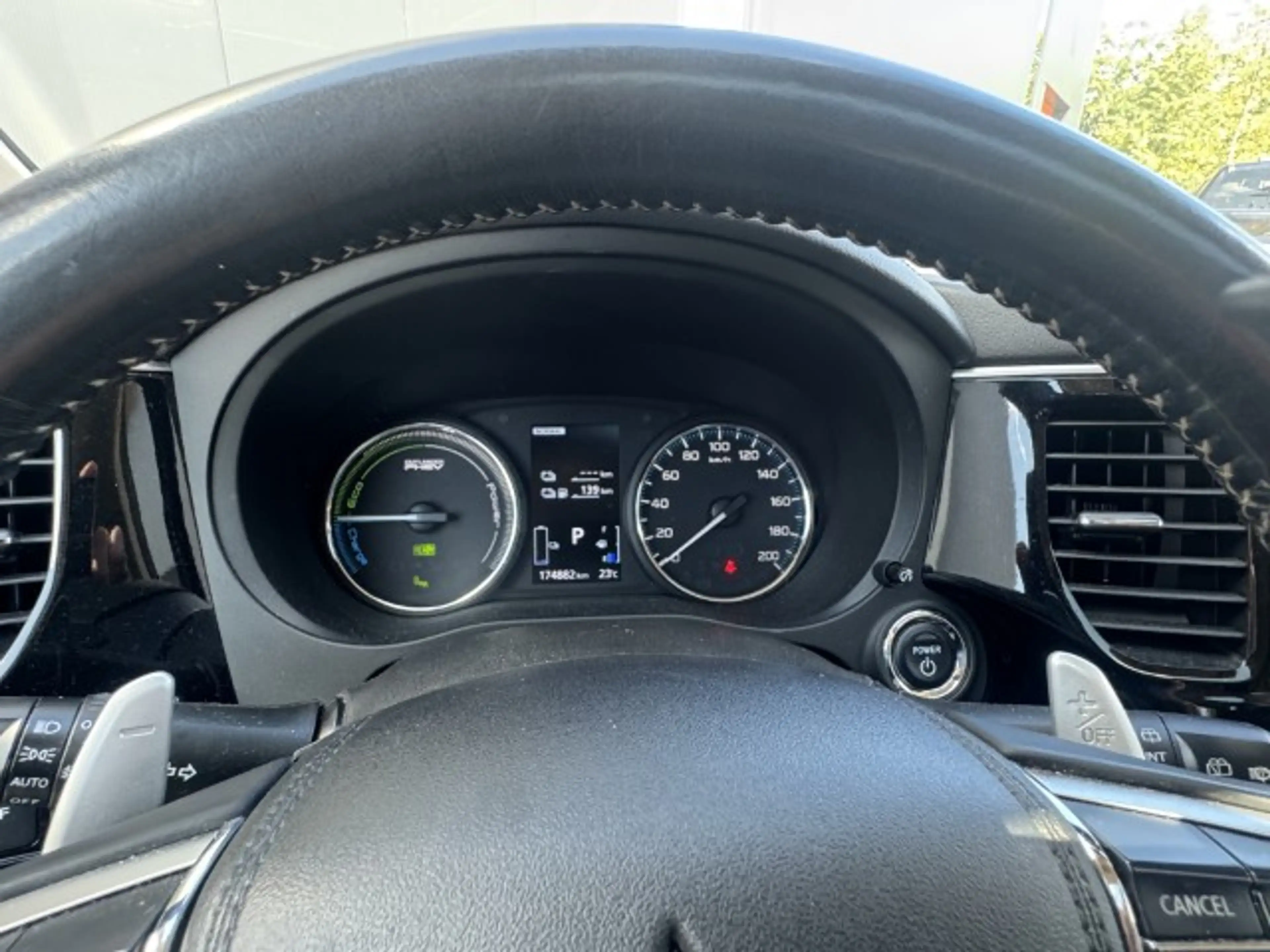Mitsubishi Outlander 2.0 PHEV Prestige Leer, schdak — photo 12
