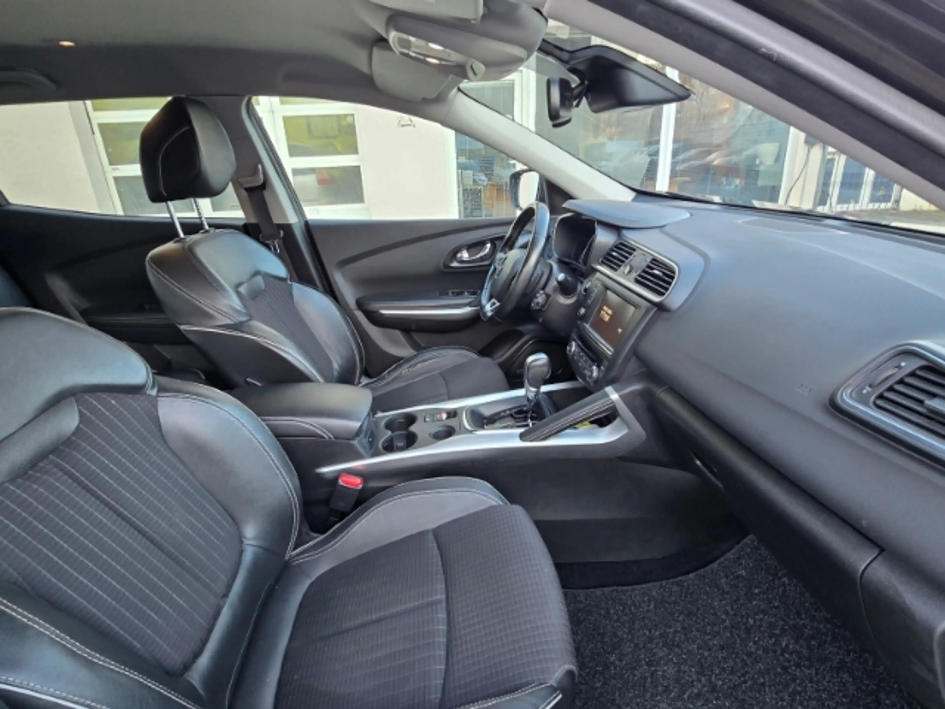Renault Kadjar Bose Edition 130 EDC Navi Leder Soundsystem LED Ap — photo 10