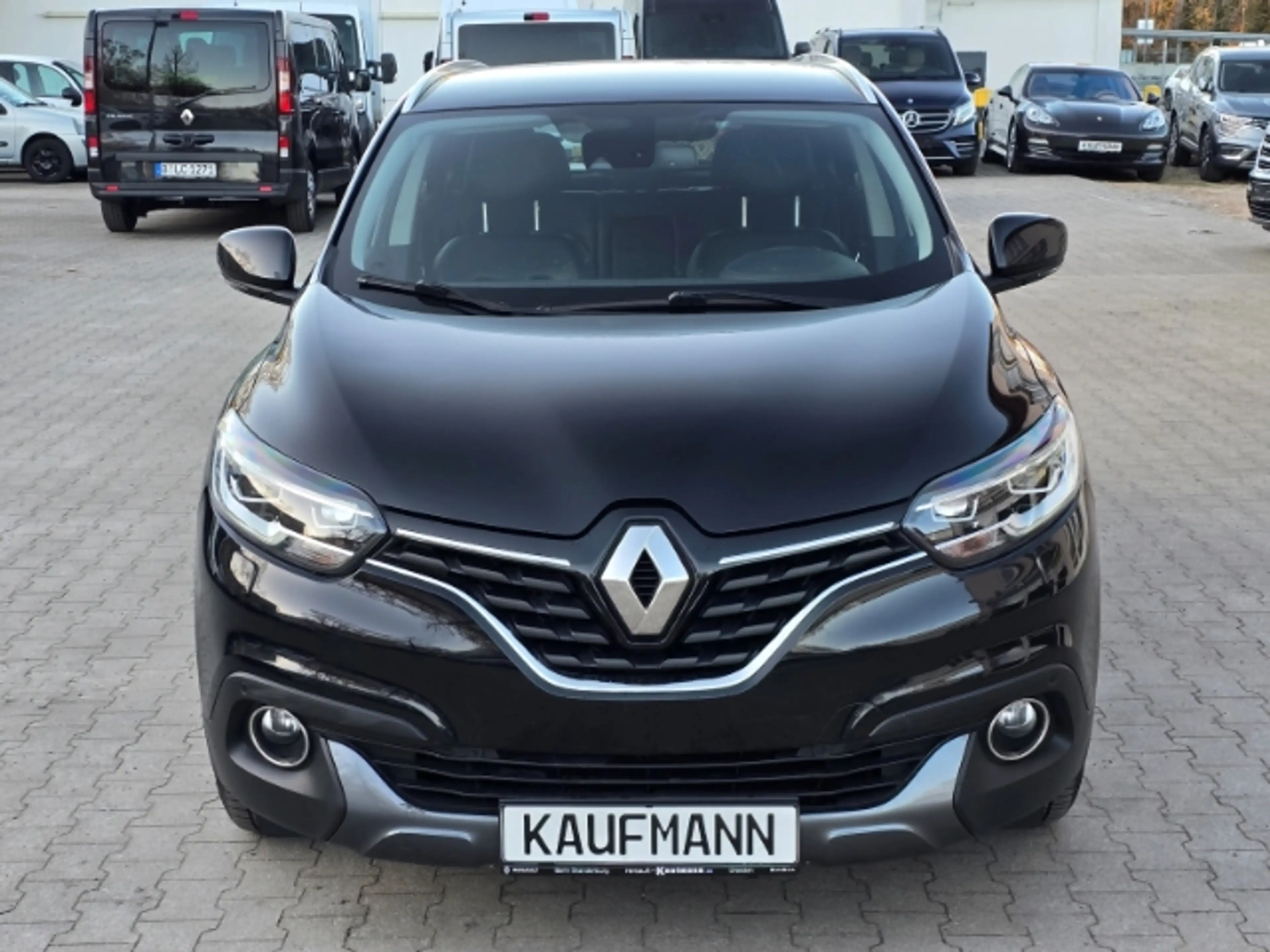Renault Kadjar Bose Edition 130 EDC Navi Leder Soundsystem LED Ap — photo 2