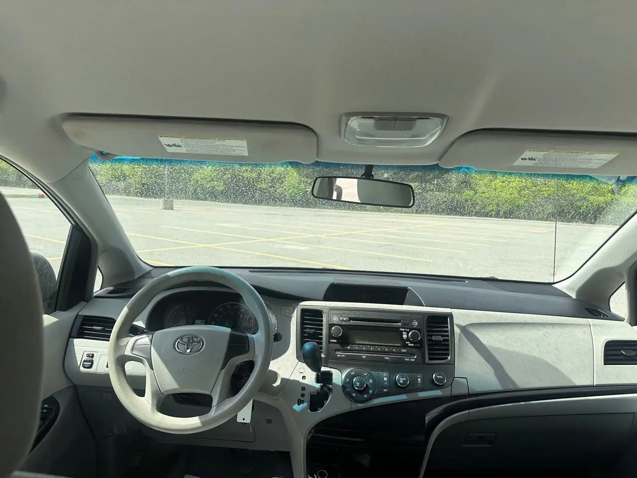 Toyota Sienna снимка Toyota Sienna