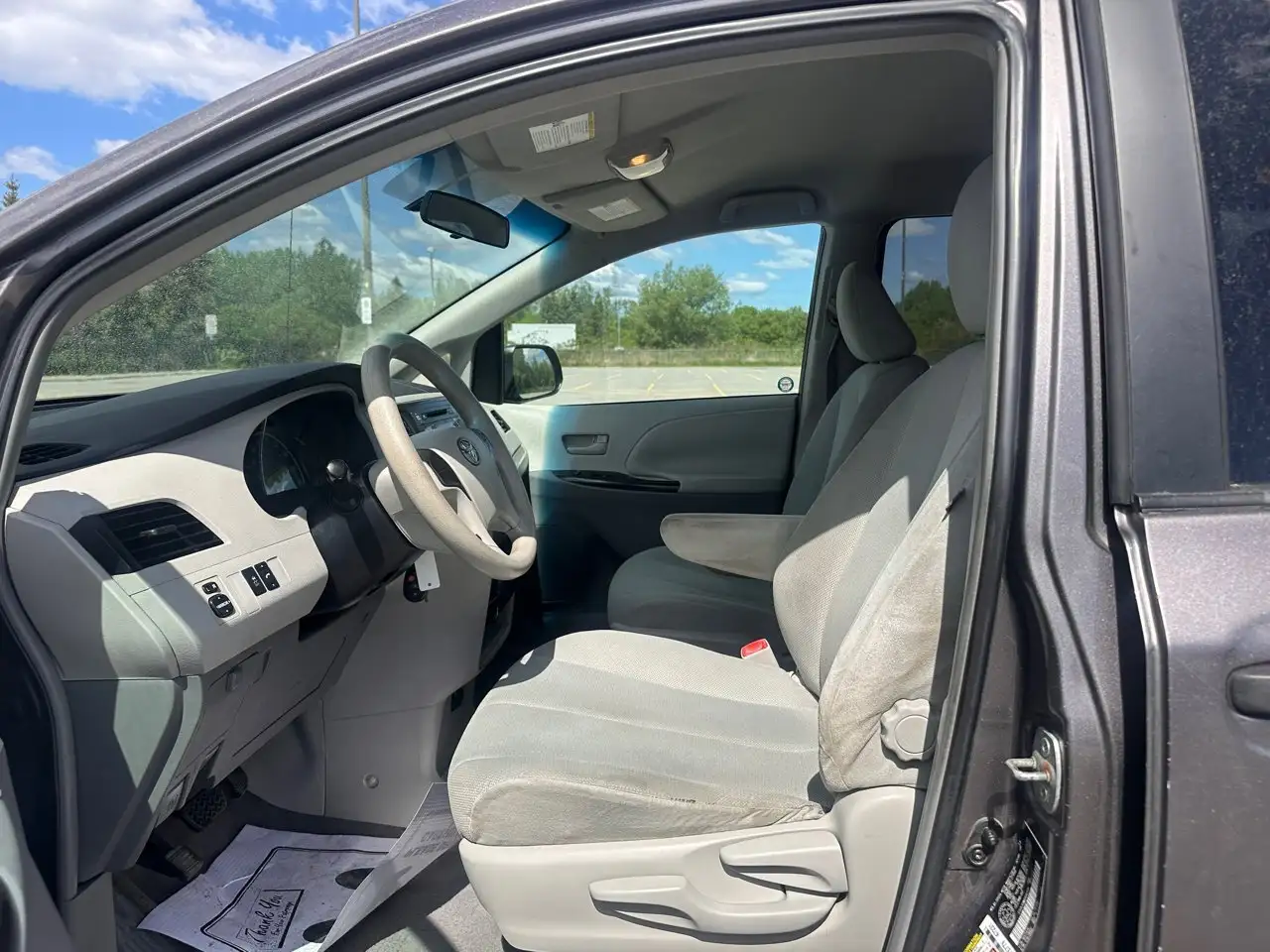 Toyota Sienna снимка Toyota Sienna