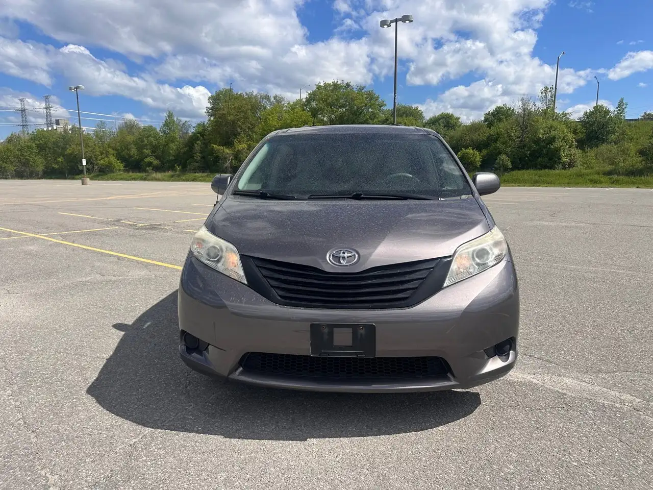 Toyota Sienna снимка Toyota Sienna