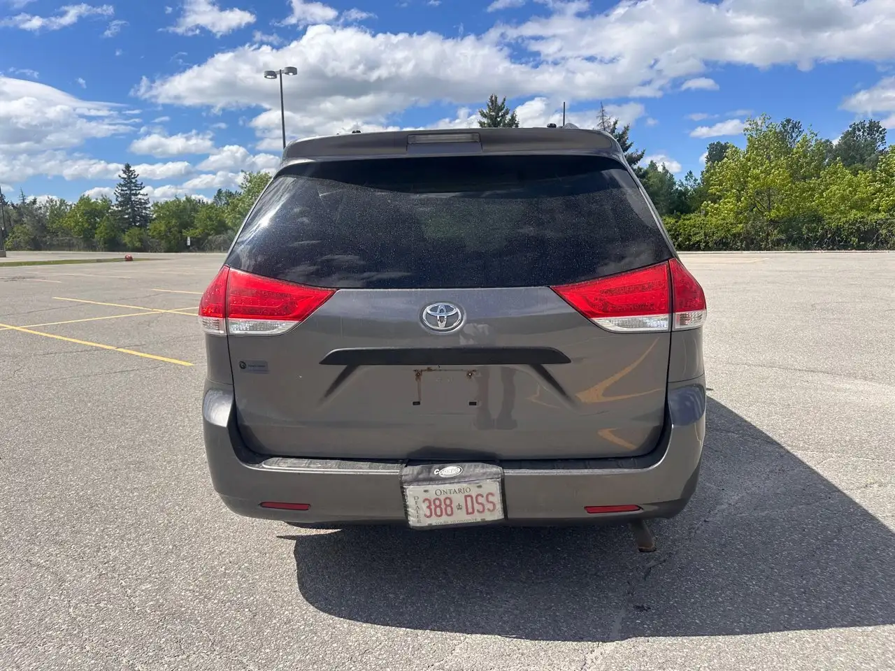 Toyota Sienna снимка Toyota Sienna