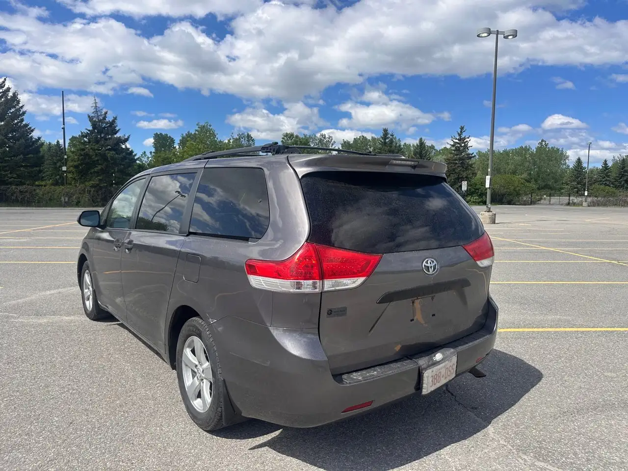 Toyota Sienna снимка Toyota Sienna