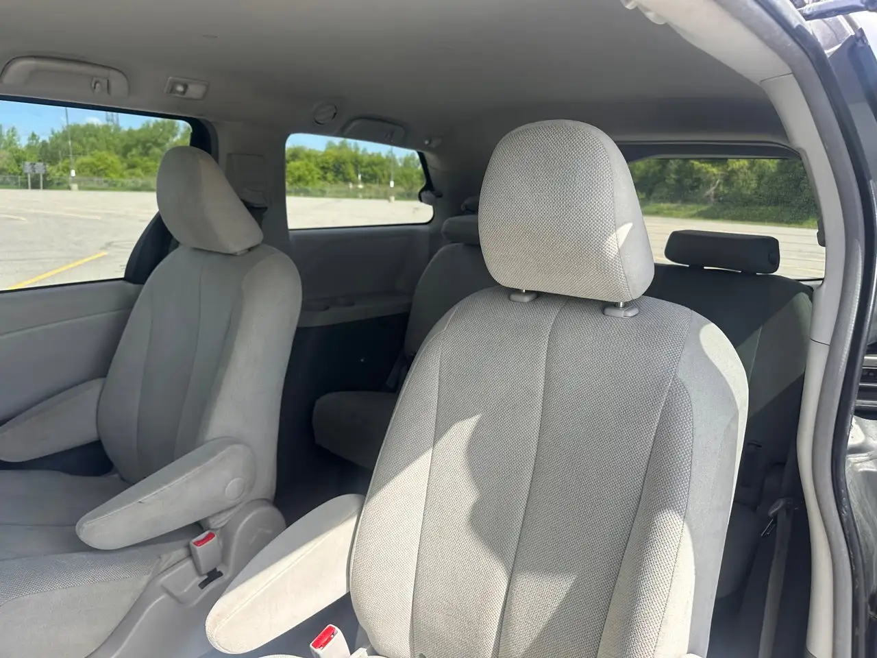 Toyota Sienna снимка Toyota Sienna