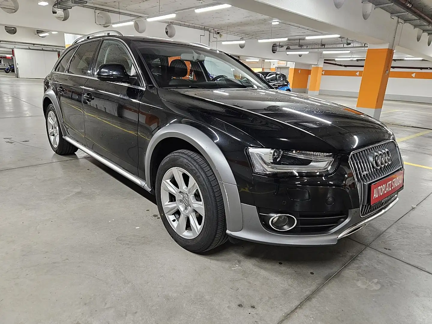 Audi A4 allroad A4 Allroad 2,0 TDI quattro Чорний - 2