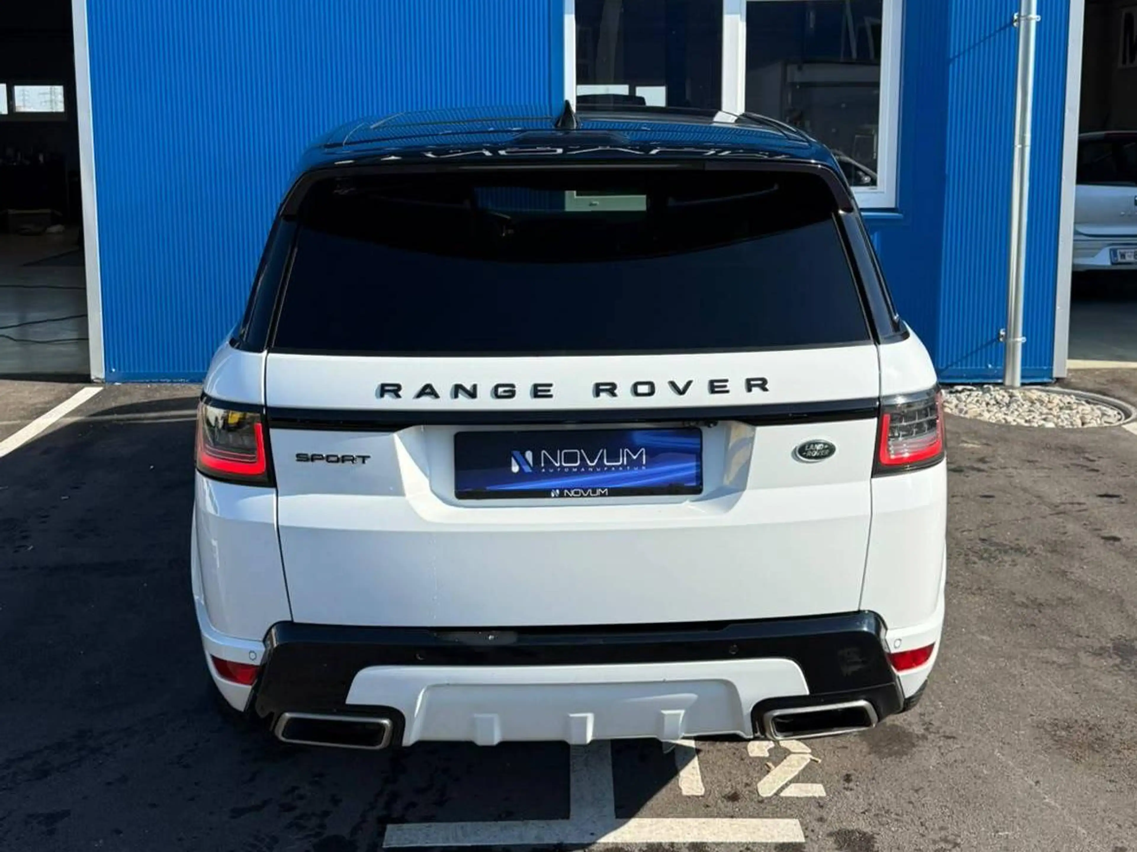 Land Rover Range Rover Sport HSE Dynamic — photo 12