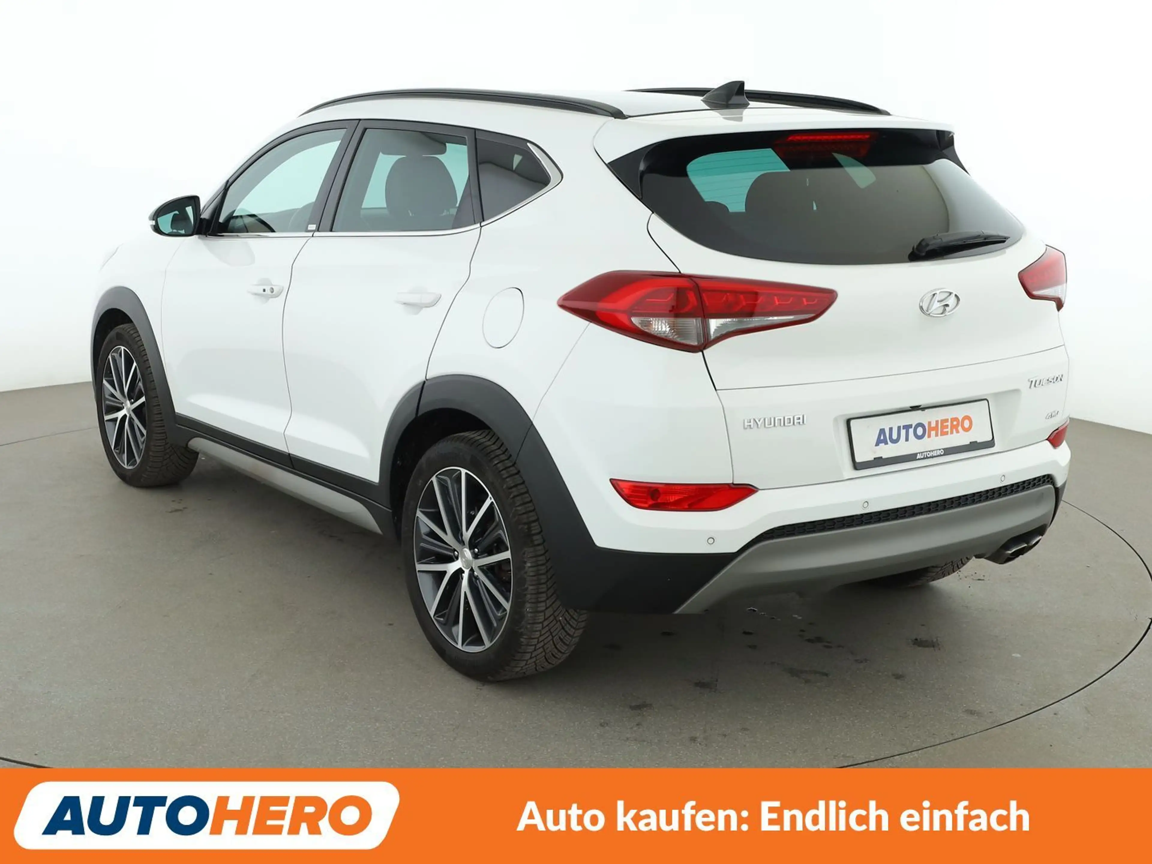 Hyundai TUCSON 1.6 TGDI Passion + 4WD Aut*NAVI*TEMPO*CAM*PDC*SHZ* — photo 4