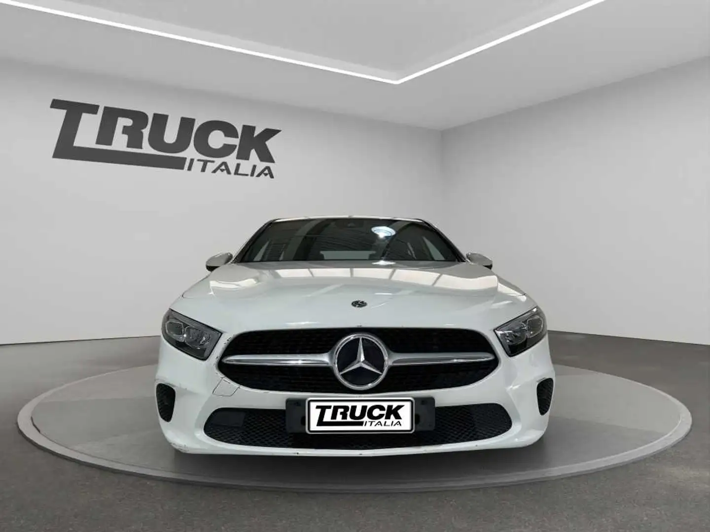 Mercedes-Benz A 180 - A 180 d Sport Light auto Weiß - 2